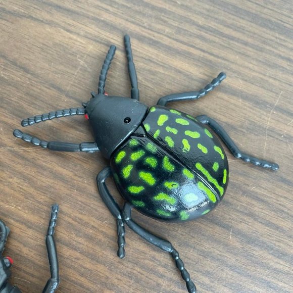 (4) Vintage 1979 Beetle Toys - Picture 3 of 9